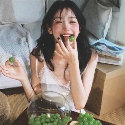 午夜下的刺花